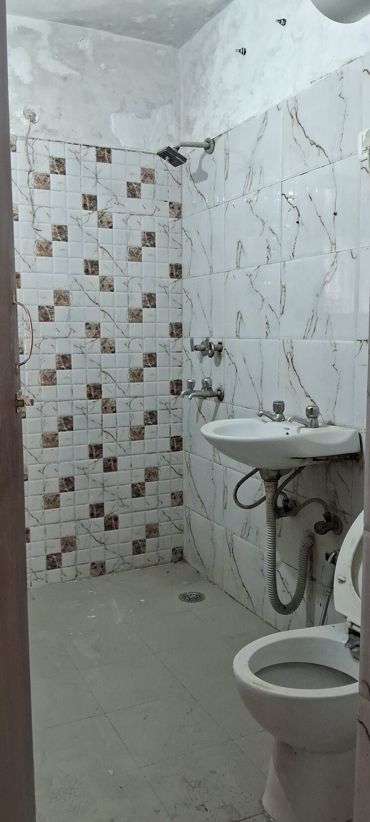 Bathroom, sarita vihar 2.5 Bedroom 1150 Sq.Ft. Apartment In Sarita Vihar Delhi 8671598