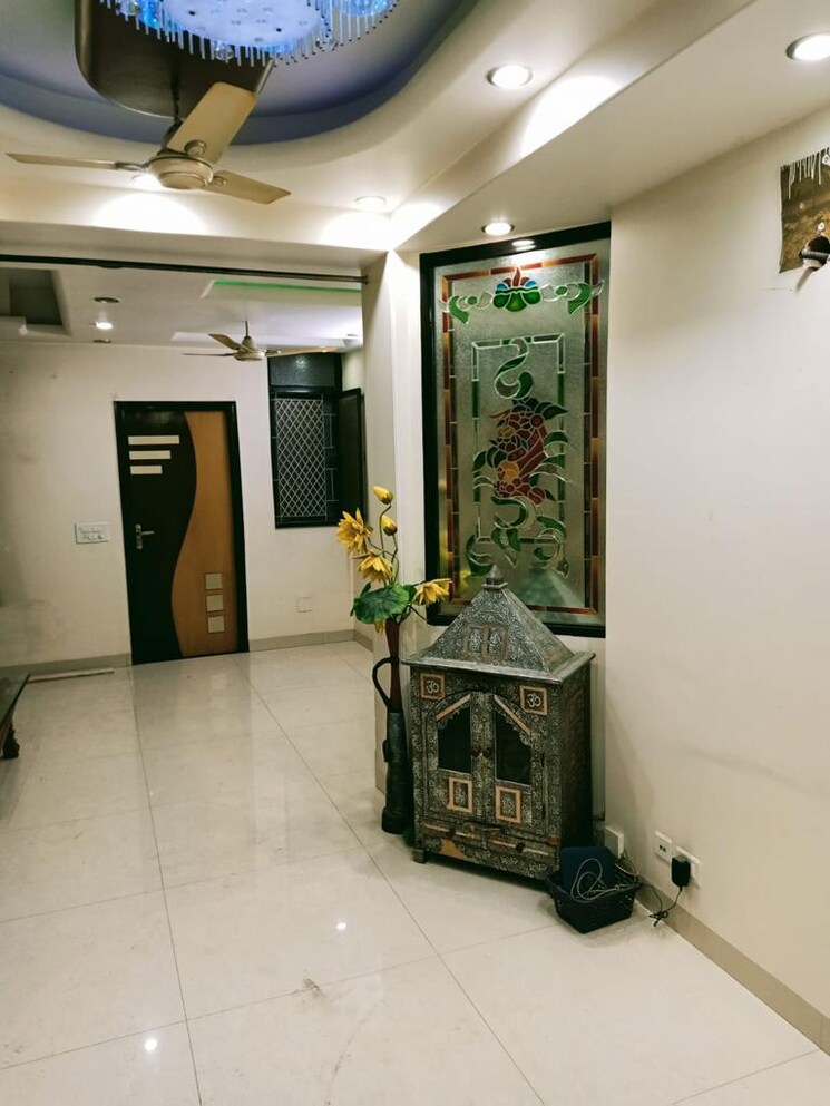 Room, ip extension 3 Bedroom 1300 Sq.Ft. Apartment In Ip Extension Delhi 8671581