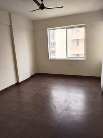 Room in 2 BHK Apartment at Ansal Height 86, Sector 86 – for Rent