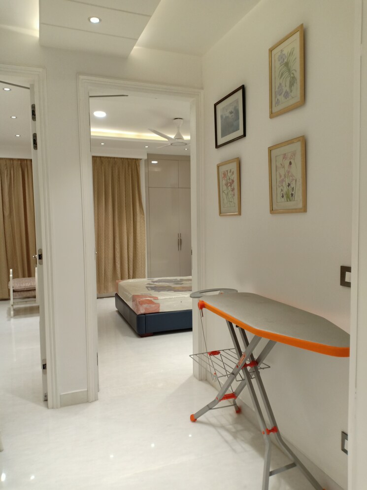 undefined, sarvapriya vihar 3 Bedroom 1800 Sq.Ft. Apartment In Sarvapriya Vihar Delhi 8671548