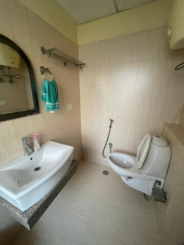 Bathroom in 4 BHK Builder Floor at Ardee City, Sector 52 – for Rent