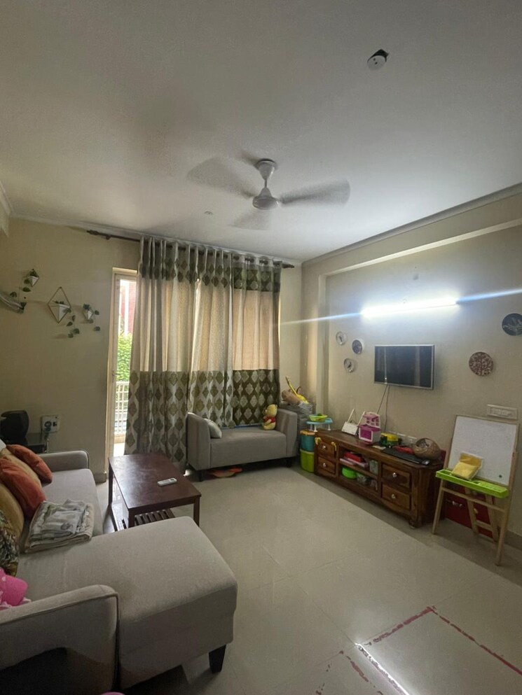 Living Room, ardee-city 4 Bedroom 360 Sq.Yd. Builder Floor In Sector 52 Gurgaon 8671628
