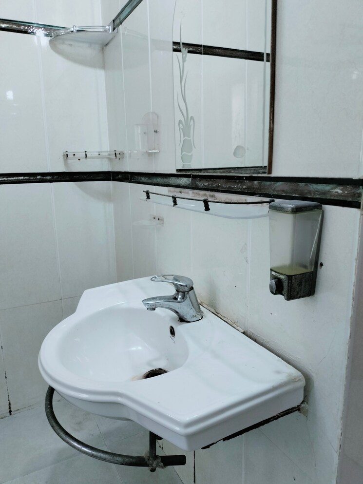 Bathroom, sheikh sarai 4 Bedroom 2500 Sq.Ft. Apartment In Sheikh Sarai Delhi 8671600