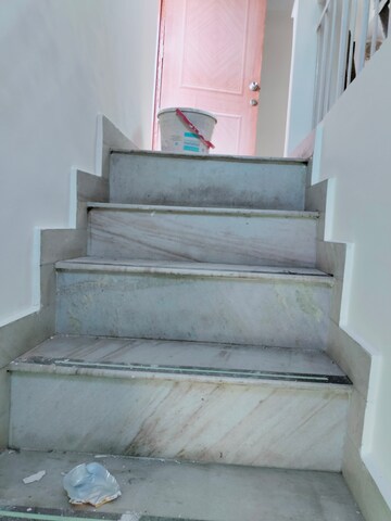 Staircase in 4 BHK Apartment at Sheikh Sarai – for Rent