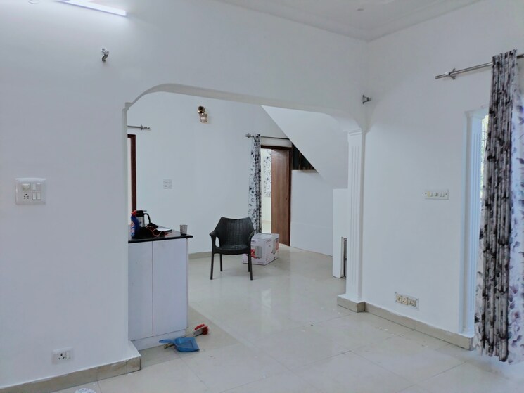 Other, sheikh sarai 4 Bedroom 2500 Sq.Ft. Apartment In Sheikh Sarai Delhi 8671600