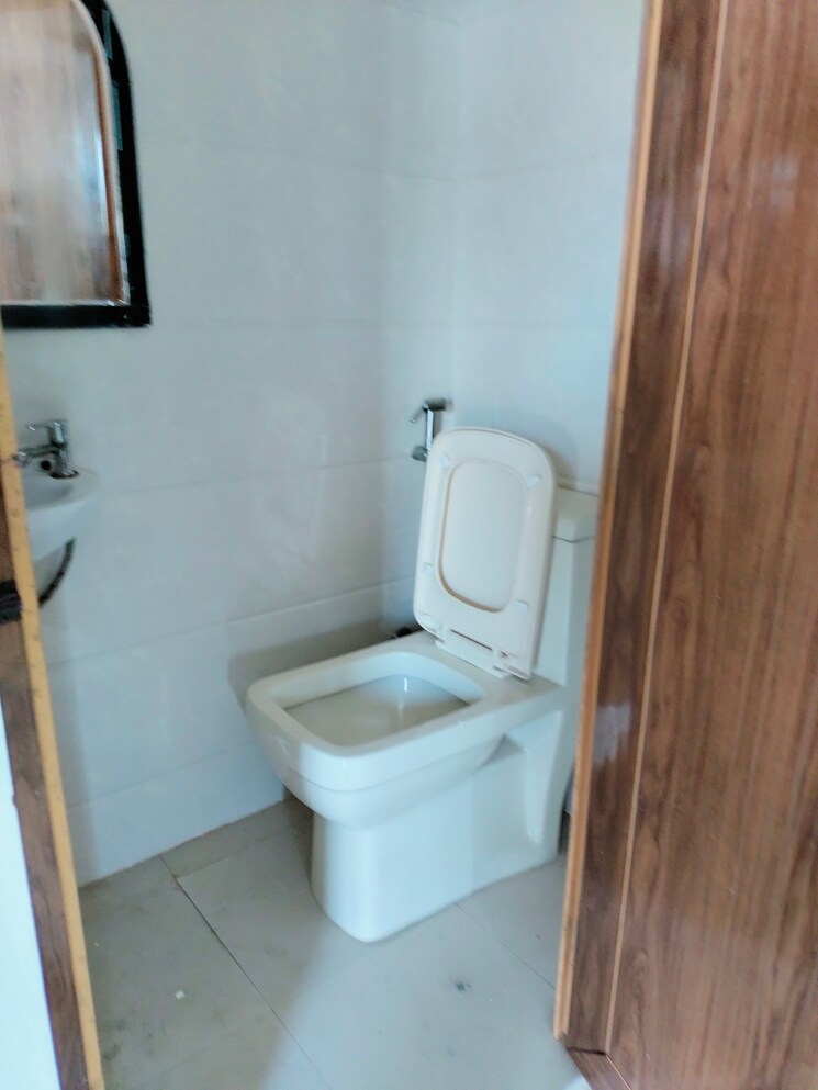 Bathroom, sheikh sarai 4 Bedroom 2500 Sq.Ft. Apartment In Sheikh Sarai Delhi 8671600
