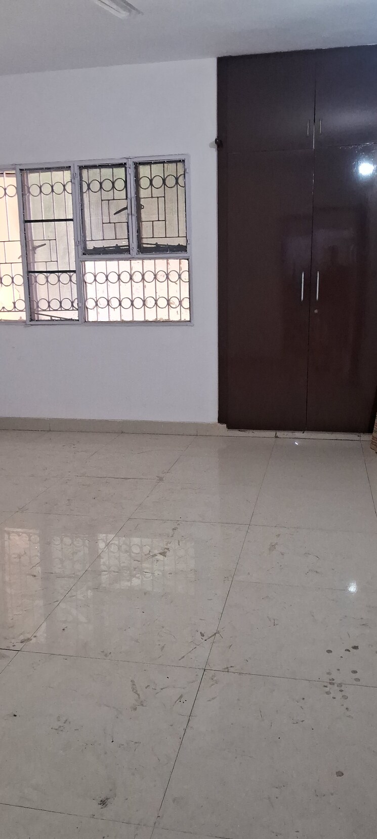 Room, sarita vihar 3 Bedroom 2500 Sq.Ft. Apartment In Sarita Vihar Delhi 8671674