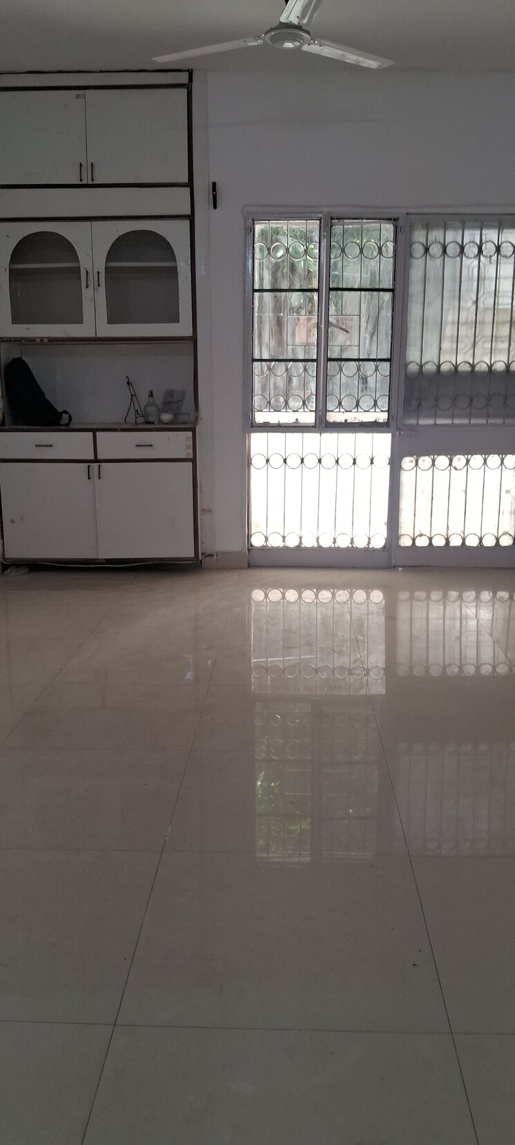 Room, sarita vihar 3 Bedroom 2500 Sq.Ft. Apartment In Sarita Vihar Delhi 8671674