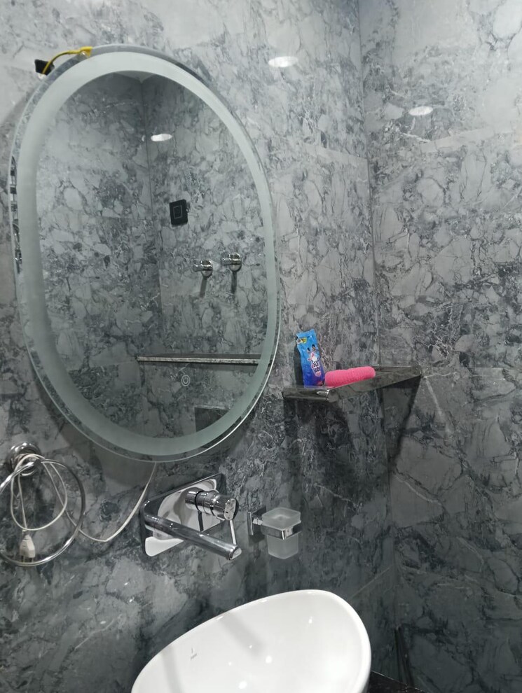 Bathroom, east-of-kailash-block-b-rwa 3 Bedroom 1800 Sq.Ft. Apartment In East Of Kailash Delhi 8671754