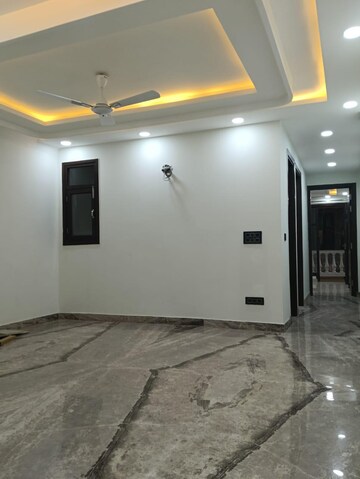 Room in 3 BHK Apartment at East of Kailash Block-B RWA, East Of Kailash – for Rent