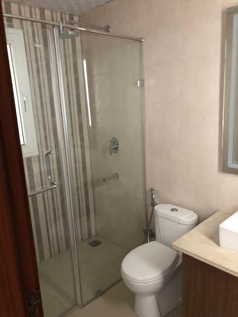 Bathroom, central-park-flower-valley-aqua-front-towers 3 Bedroom 1789 Sq.Ft. Apartment In Sohna Sector 33 Gurgaon 8671798