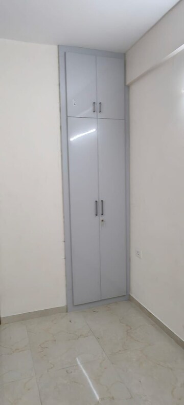 Building Lobby in 3.5 BHK Builder Floor at Smart World Gems, Sector 89 – for Rent