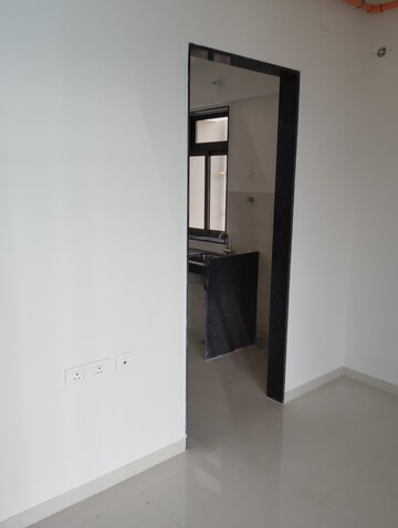 2 BHK Apartment For Rent in Runwal Eirene, Balkum Pada