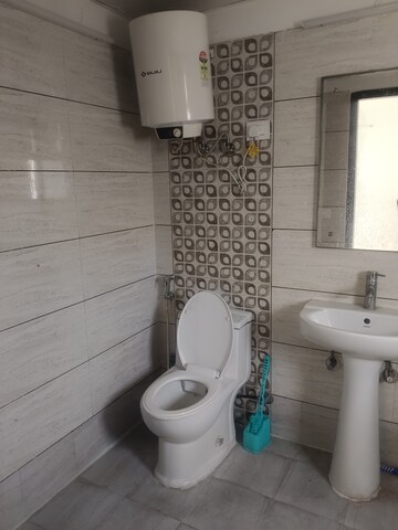 3.5 BHK Apartment For Rent in Gulshan Bellina, Sector 16 Greater Noida