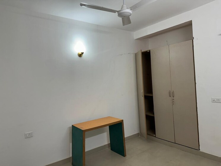 Room, suncity-avenue-76 2 Bedroom 682 Sq.Ft. Apartment In Sector 76 Gurgaon 8671975