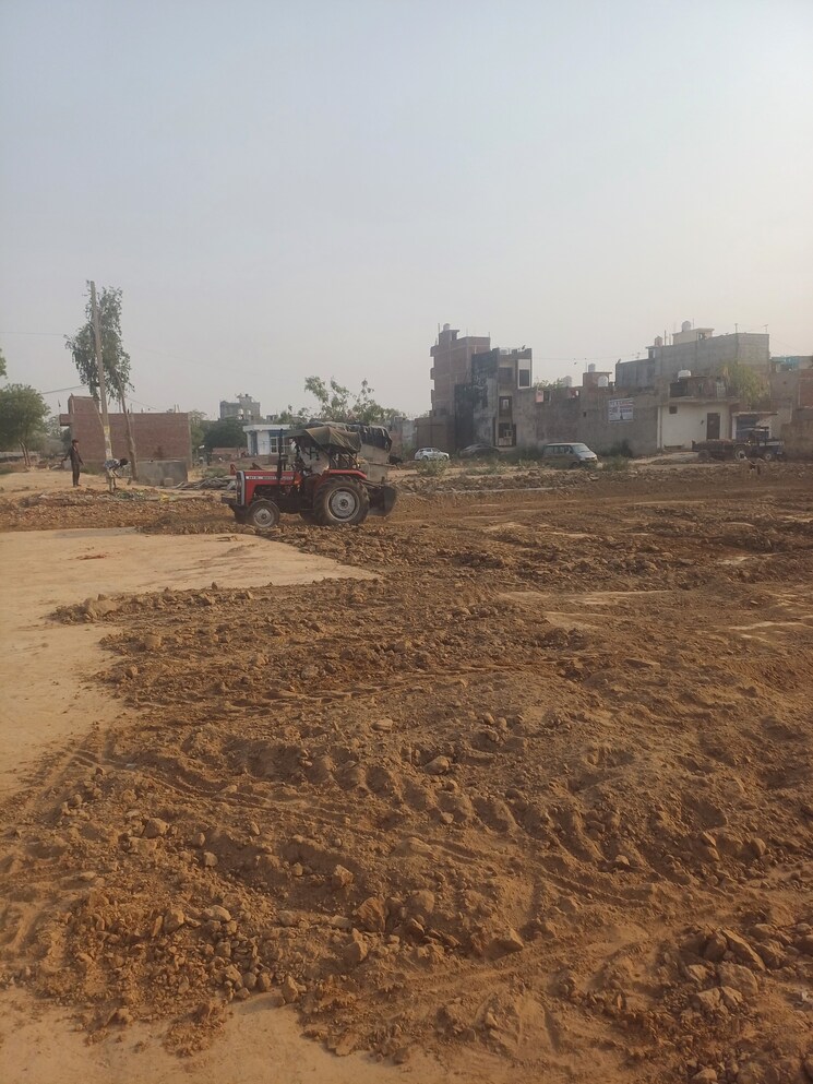 undefined, dheeraj nagar  137 Sq.Yd. Plot In Dheeraj Nagar Faridabad 8671973