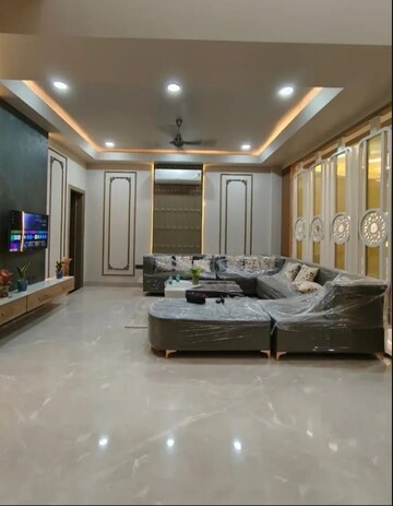 Living Room in 5 BHK Builder Floor at Sector 29 – for Sale