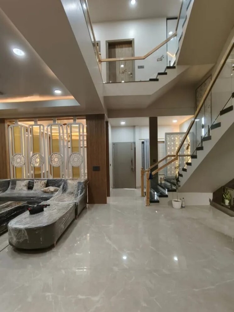  Parking, sector 29 5 Bedroom 4500 Sq.Ft. Builder Floor In Sector 29 Faridabad 8672012