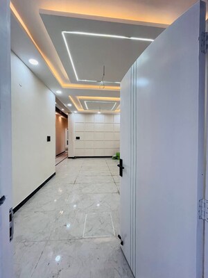 Building Lobby in 3 BHK Builder Floor at Srishti Greenfield Homes, Green Fields Colony – for Sale