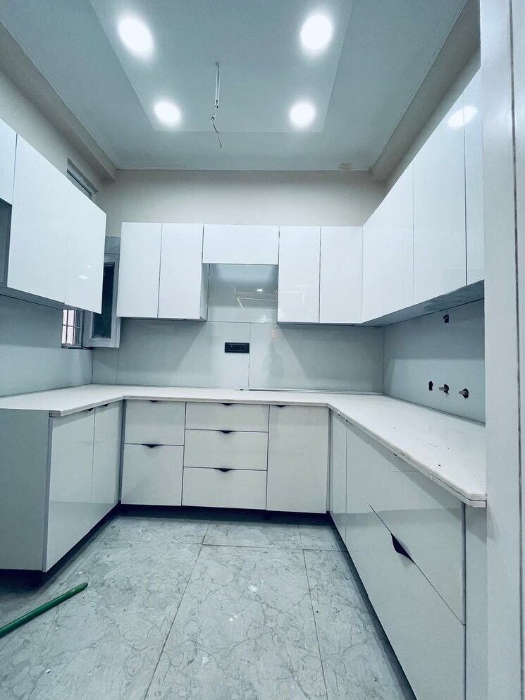 Kitchen, srishti-greenfield-homes 3 Bedroom 1900 Sq.Ft. Builder Floor In Green Fields Colony Faridabad 8672009