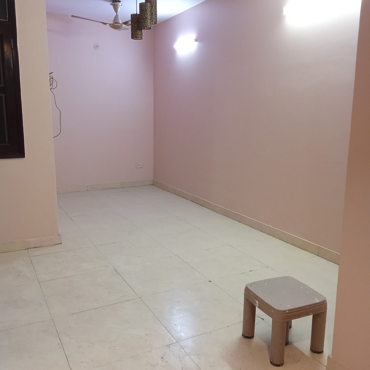 1 BHK Builder Floor For Rent in Paryavaran Apartment