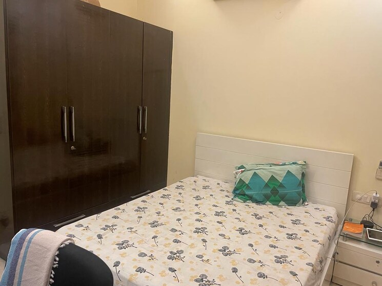 Bedroom, ansal-sushant-floors 3 Bedroom 300 Sq.Ft. Builder Floor In Sushant Lok ii Gurgaon 8672046