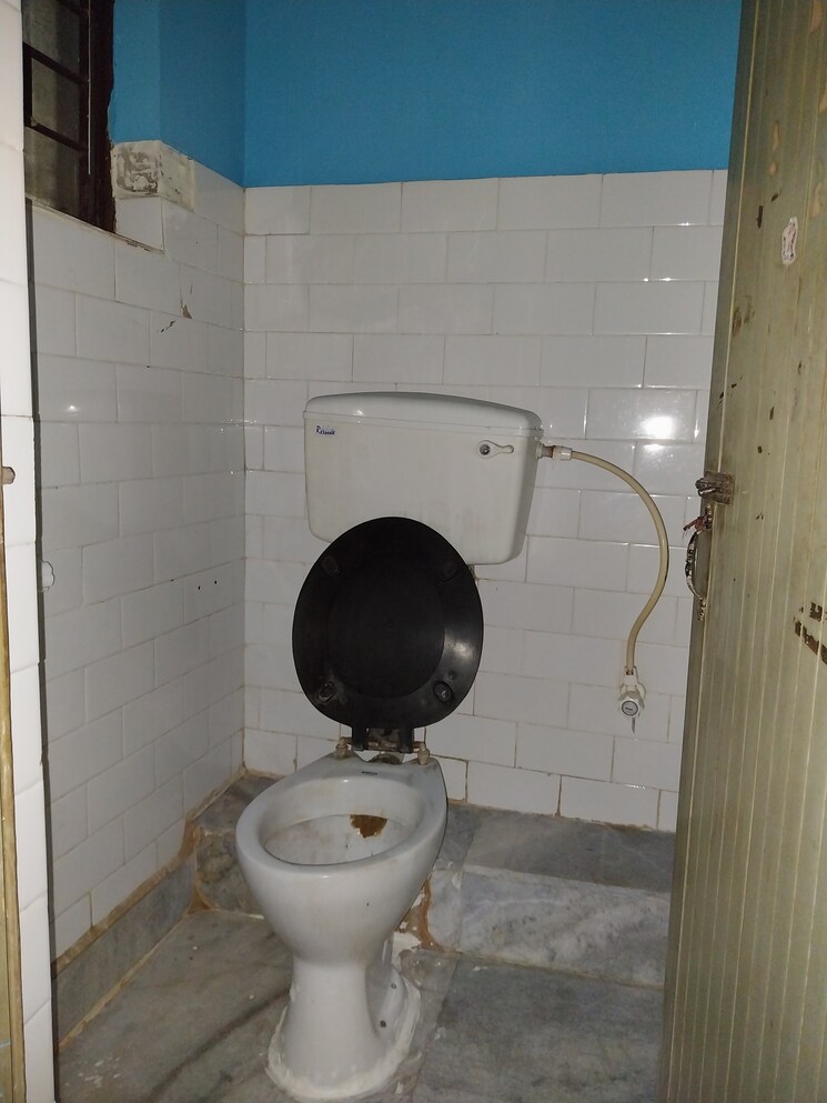 Bathroom, garia 2 Bedroom 850 Sq.Ft. Apartment In Garia Kolkata 8672054