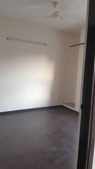 Room in 3 BHK Builder Floor at BPTP Park Elite Floors, Sector 85 – for Rent