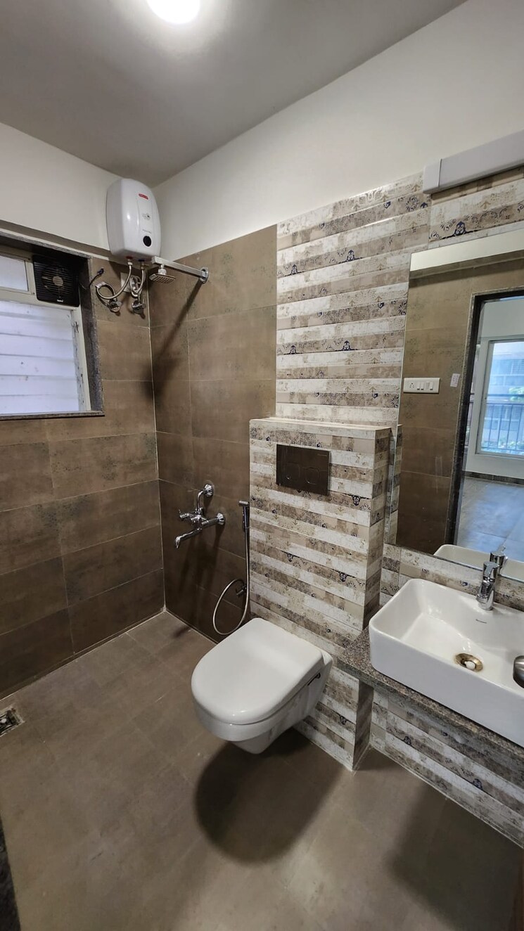 Bathroom, tilak-nagar-building 2.5 Bedroom 750 Sq.Ft. Apartment In Tilak Nagar Mumbai 8672095