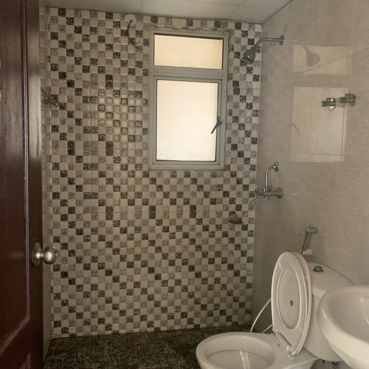 Bathroom, aditya-city-apartments 2 Bedroom 924 Sq.Ft. Apartment In Shahpur Bamheta Ghaziabad 8672232