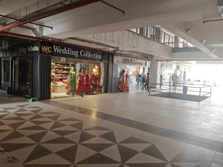  Parking, bank colony Commercial Shop 179 Sq.Ft. In Bank Colony Beawar 8672228