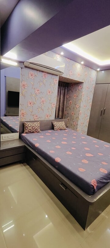 Room in 3 BHK Apartment at Andheri West – for Rent