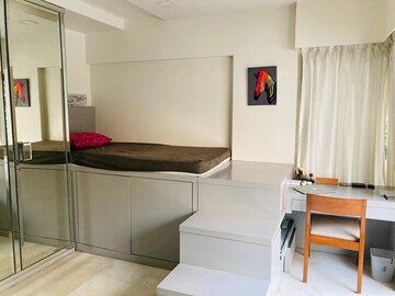 Living Room in 3 BHK Apartment at Khar West – for Rent