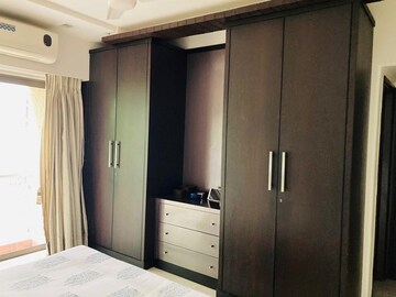Bedroom in 3 BHK Apartment at Khar West – for Rent