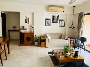 Living Room in 3 BHK Apartment at Khar West – for Rent