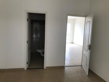 Room in 3 BHK Apartment at Sushma Valencia, International Airport Road – for Sale