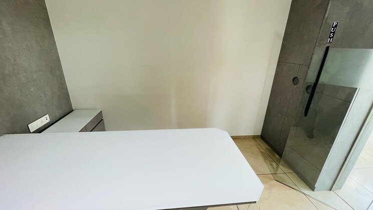 Room, naranpura Commercial Office Space 884 Sq.Ft. In Naranpura Ahmedabad 8672292