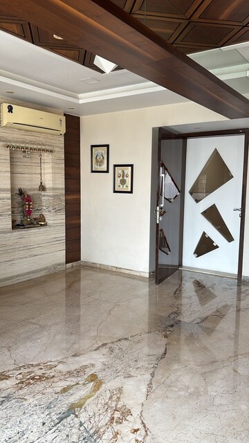 Living Room in 3.5 BHK Apartment at Sheth Vasant Lawns, Laxmi Nagar – for Sale