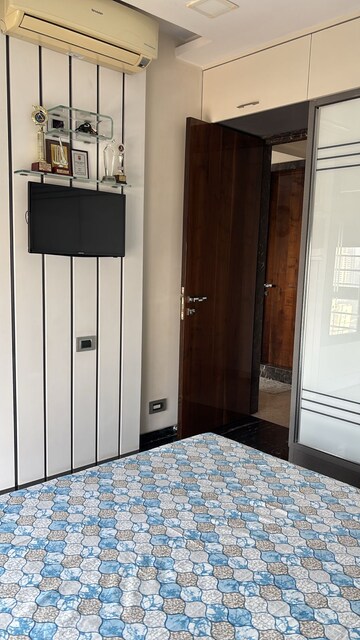 Bedroom in 3.5 BHK Apartment at Sheth Vasant Lawns, Laxmi Nagar – for Sale