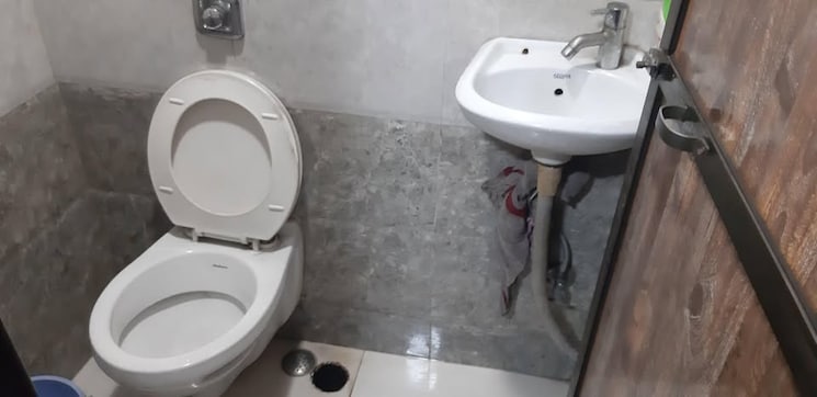 Bathroom, vijay nagar Commercial Office Space 1850 Sq.Ft. In Vijay Nagar Indore 8671826