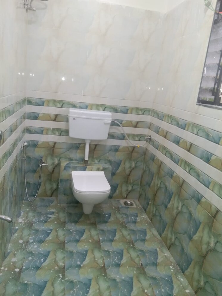 Bathroom, madhav-palacia 3 Bedroom 950 Sq.Ft. Apartment In Ghodbunder Road Thane 8672353