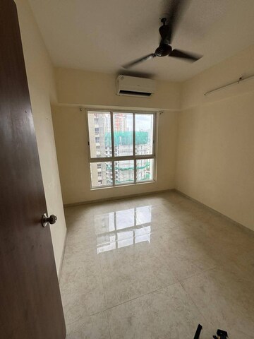 2 BHK Apartment For Rent in Lodha Amara, Kolshet Road