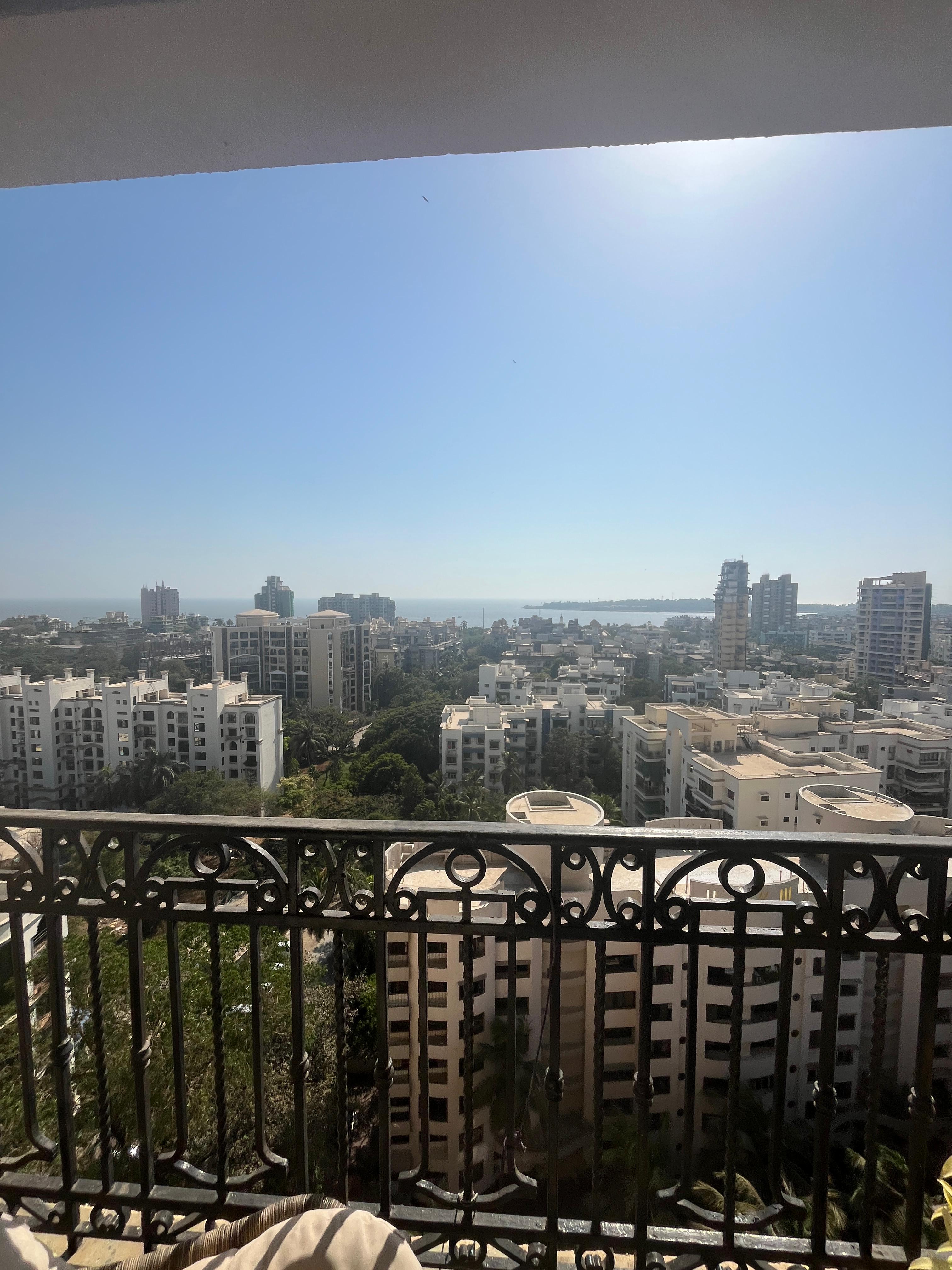 3 BHK 2500 Sq.Ft. Apartment in Bianca Tower