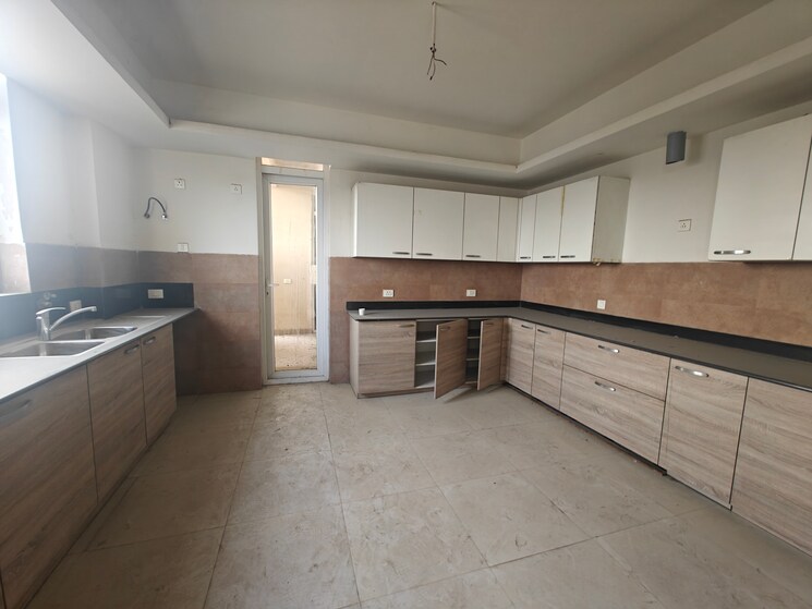 Kitchen, indiabulls-enigma 5 Bedroom 3830 Sq.Ft. Apartment In Sector 110 Gurgaon 8672413