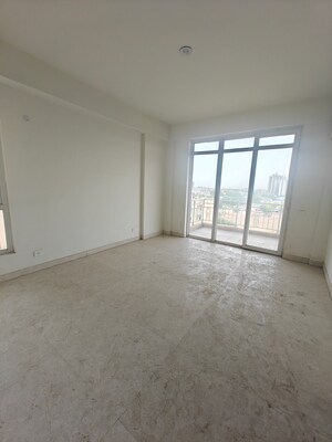 Room in 5 BHK Apartment at Indiabulls Enigma, Sector 110 – for Sale