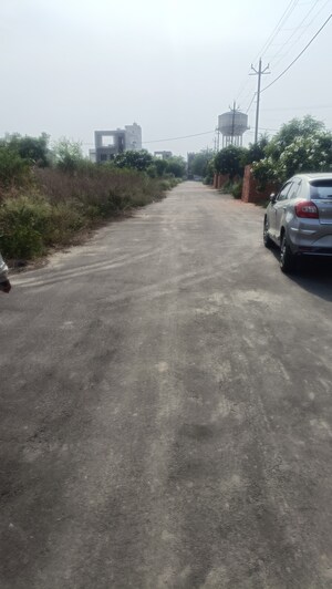  Plot – Exterior View View at Mayur Vihar - for Sale