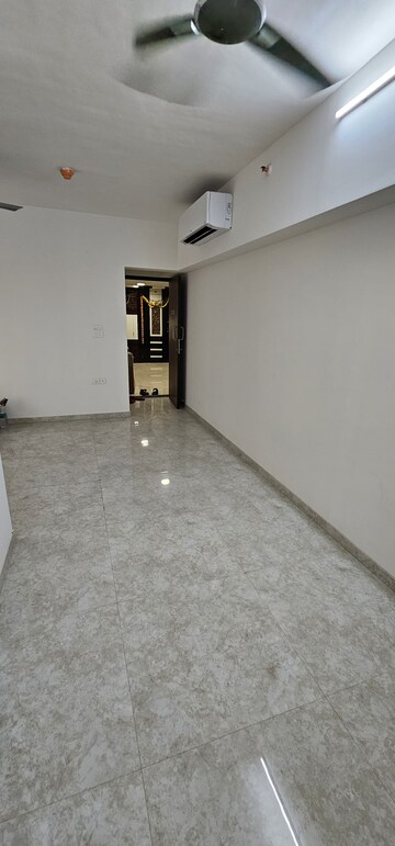Room in 1 BHK Apartment at Lodha Amara, Kolshet Road – for Sale