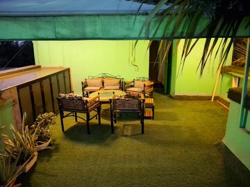 2 BHK Apartment – Garden View at Bandra West - for Rent