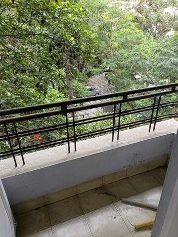 2 BHK Apartment For Rent in Khar West