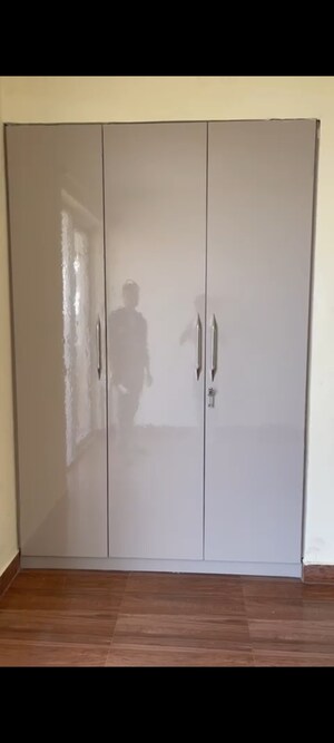 Furnished Amenities in 2 BHK Apartment at Ansal Highland Park, Sector 103 – for Sale